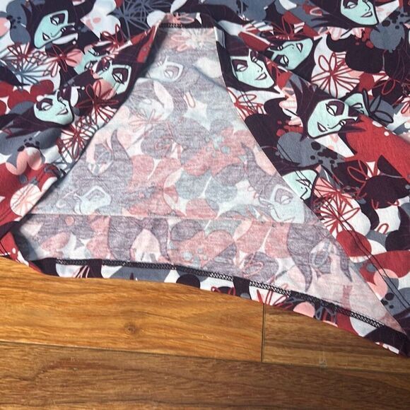 Lularoe Disney‎ evil queen Maleficent short sleeve high low Irma shirt - Picture 6 of 6